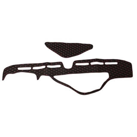 COUVRE TABLEAU DE BORD NOIR LISERE ROUGE GAMA T